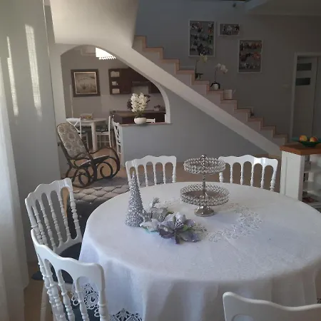 Holiday home Mazurskie Wzgorze Dom Wakacyjny *